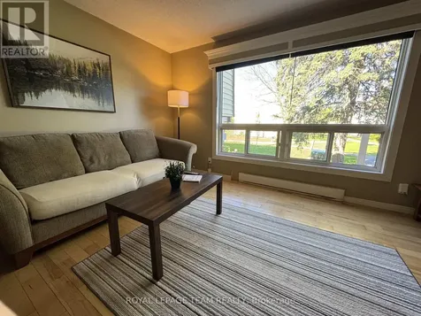 21 Woodvale Green Ottawa ON K2G 4H3