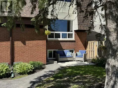 21 Woodvale Green Ottawa ON K2G 4H3