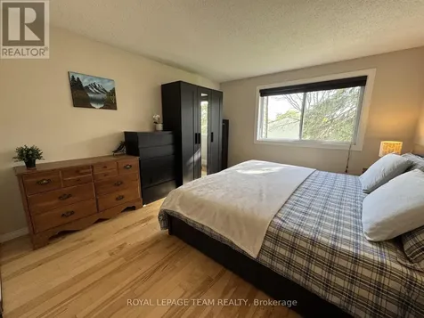 21 Woodvale Green Ottawa ON K2G 4H3