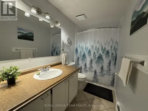 21 Woodvale Green Ottawa ON K2G 4H3