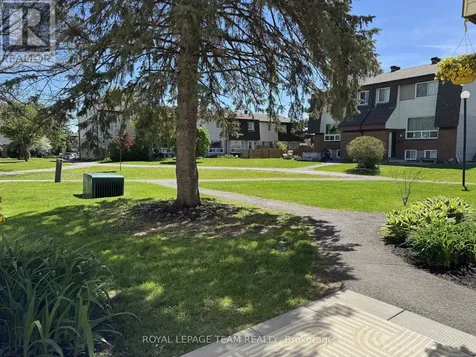 21 Woodvale Green Ottawa ON K2G 4H3