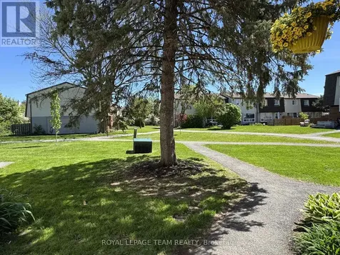 21 Woodvale Green Ottawa ON K2G 4H3