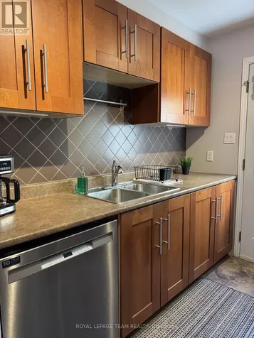 21 Woodvale Green Ottawa ON K2G 4H3