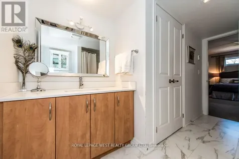 200 Annette Street Toronto (junction Area) ON M6P 1P6