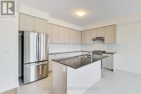 11 Union Boulevard Wasaga Beach ON L9Z 0M6