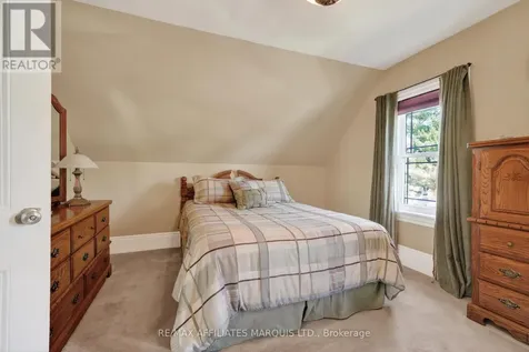 127 Lawrence Avenue Cornwall ON K6H 4H4