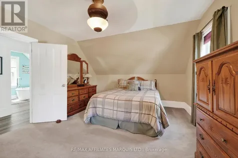127 Lawrence Avenue Cornwall ON K6H 4H4