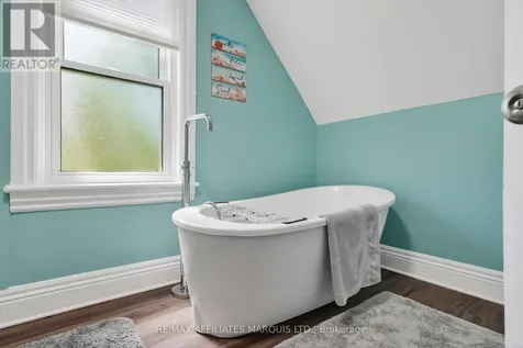 127 Lawrence Avenue Cornwall ON K6H 4H4
