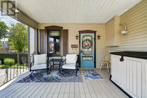 127 Lawrence Avenue Cornwall ON K6H 4H4