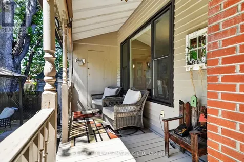 127 Lawrence Avenue Cornwall ON K6H 4H4