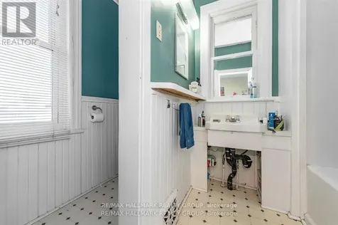 121 Osgoode Street Ottawa ON K1N 6S5