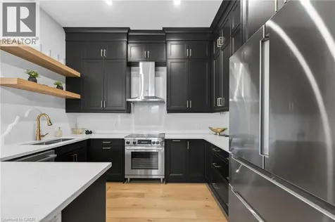 2 Arbourvale Common St. Catharines ON L2T 2Z9