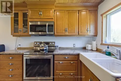 025359 Euph-st Vincent Townline Meaford ON N4L 1W5