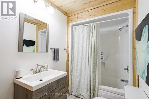 025359 Euph-st Vincent Townline Meaford ON N4L 1W5