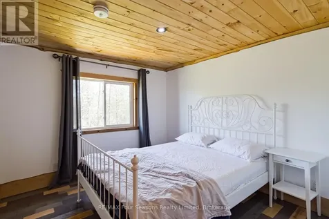 025359 Euph-st Vincent Townline Meaford ON N4L 1W5
