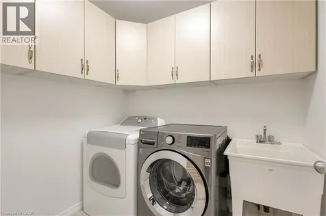 102 Iron Gate Street Kitchener ON N2N 3R6