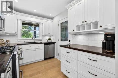 350 East Side Crescent Burlington ON L7R 3G9