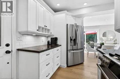 350 East Side Crescent Burlington ON L7R 3G9