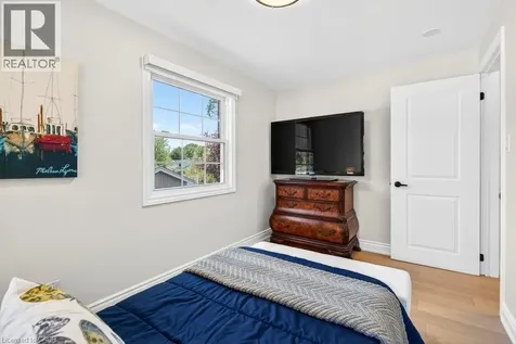 350 East Side Crescent Burlington ON L7R 3G9