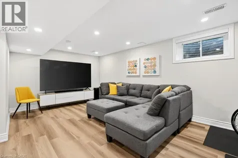 350 East Side Crescent Burlington ON L7R 3G9