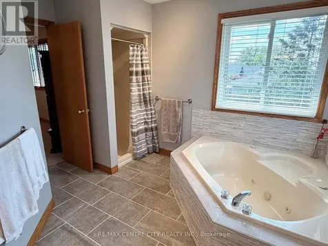 31 Cavanaugh Crescent St. Thomas ON N5R 5Y6