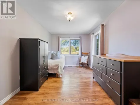 8 Scott Crescent Erin ON N0B 1Z0