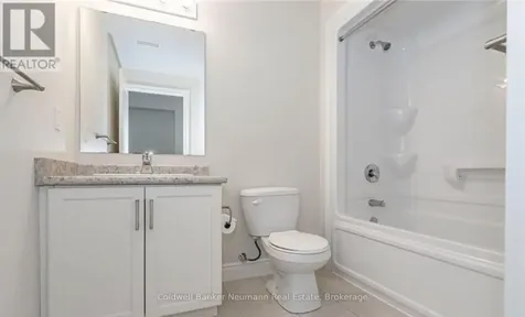 1077 Gordon Street Guelph (kortright West) ON N1G 0E3