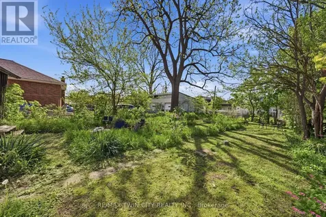 119 East Avenue East Brantford ON N3S 3M1