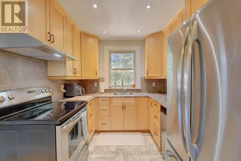 17 Daniel Avenue Kitchener ON N2K 1E8