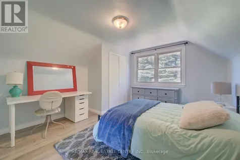 17 Daniel Avenue Kitchener ON N2K 1E8