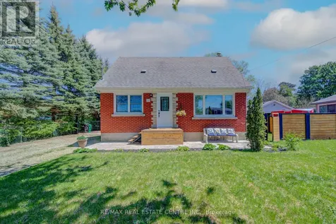 17 Daniel Avenue Kitchener ON N2K 1E8