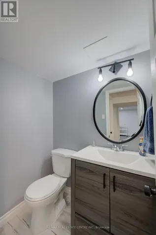 17 Daniel Avenue Kitchener ON N2K 1E8