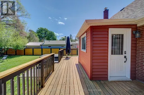 17 Daniel Avenue Kitchener ON N2K 1E8