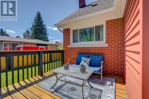 17 Daniel Avenue Kitchener ON N2K 1E8