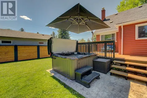 17 Daniel Avenue Kitchener ON N2K 1E8