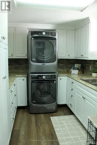 112 Thornhill Crescent Chatham-kent ON N7L 4M3