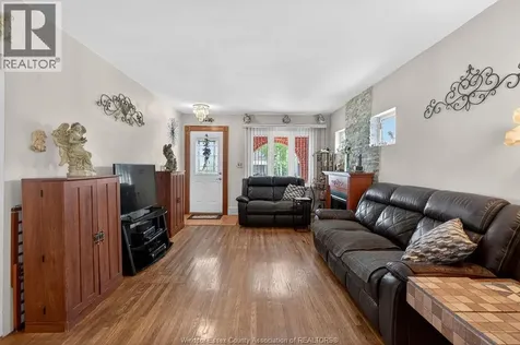 1191 Mckay Avenue Windsor ON N9B 2A8