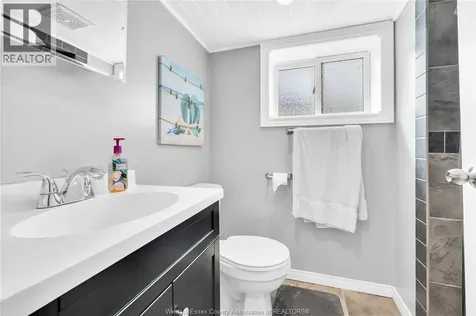 1226 Aubin Windsor ON N8Y 4E5