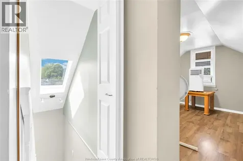 1226 Aubin Windsor ON N8Y 4E5