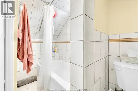 1226 Aubin Windsor ON N8Y 4E5
