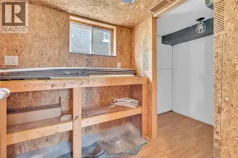 1226 Aubin Windsor ON N8Y 4E5