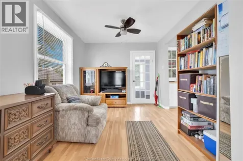 1226 Aubin Windsor ON N8Y 4E5