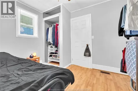 1226 Aubin Windsor ON N8Y 4E5
