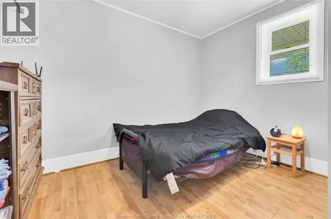 1226 Aubin Windsor ON N8Y 4E5