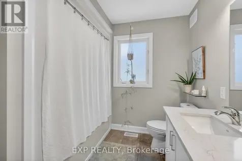 450 Central Park Boulevard Russell ON K4R 0C6