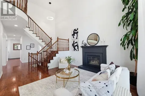 72 Maricona Way Ottawa ON K2T 1H3