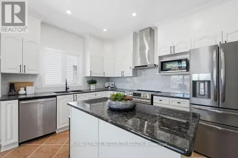 72 Maricona Way Ottawa ON K2T 1H3