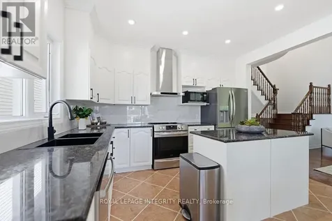 72 Maricona Way Ottawa ON K2T 1H3