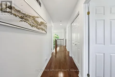 72 Maricona Way Ottawa ON K2T 1H3