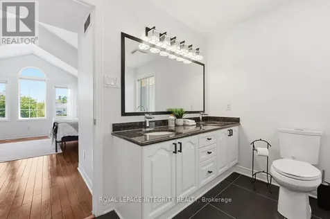 72 Maricona Way Ottawa ON K2T 1H3